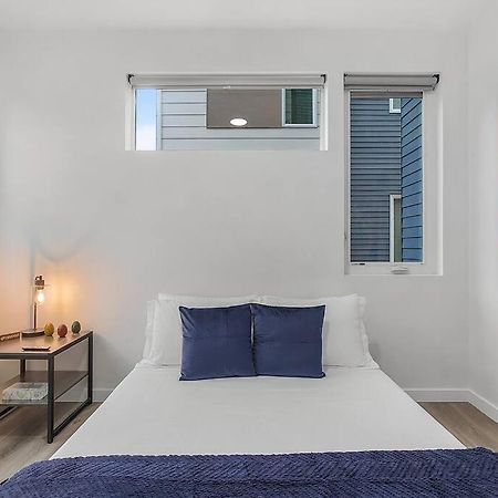 Vermithor'S Bronze Ember Sweet Suite Seattle Bagian luar foto