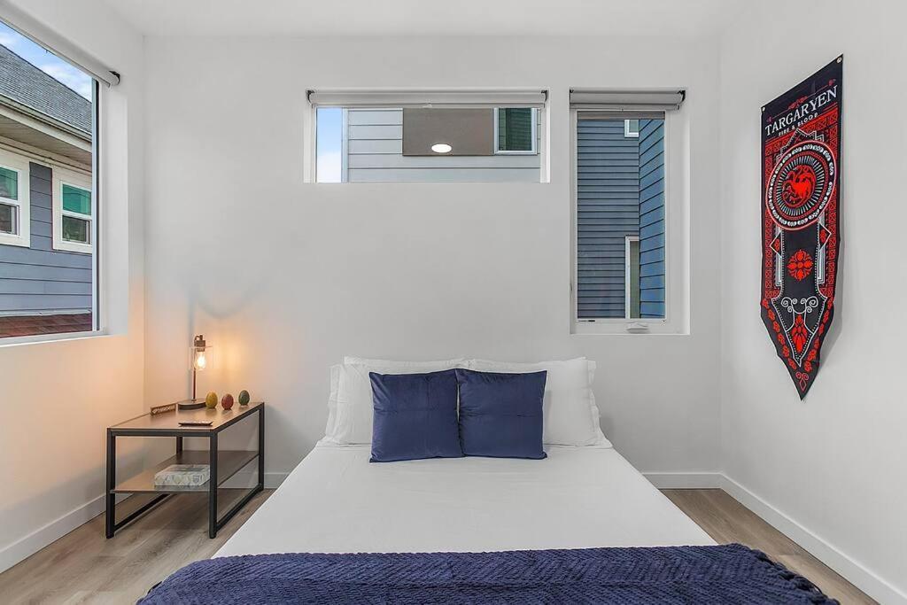 Vermithor'S Bronze Ember Sweet Suite Seattle Bagian luar foto
