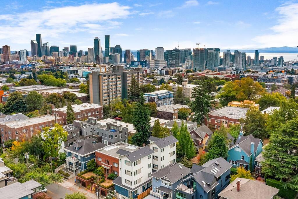 Vermithor'S Bronze Ember Sweet Suite Seattle Bagian luar foto